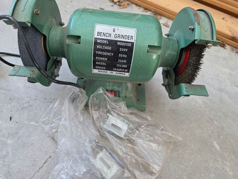 משחזת שולחנית (Bench Grinder)