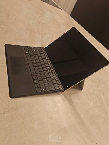 Microsoft surface pro 8
