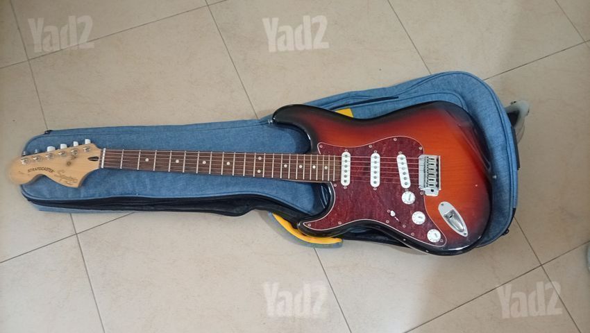 גיטרה שמאלית squier strat