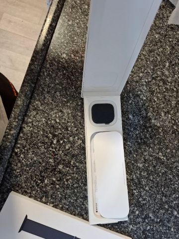 שעון אפל חדש