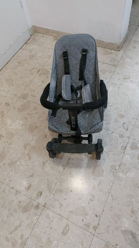 עגלת טיולון קלה
