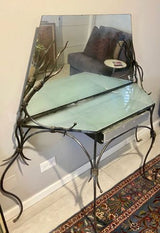 Table cosmetics and makeup