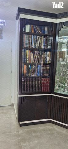 ארון ספרים