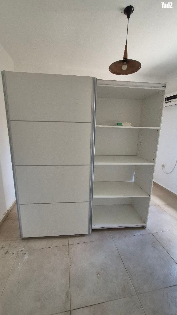 ארון בגדים