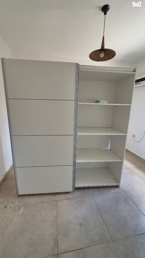 ארון בגדים
