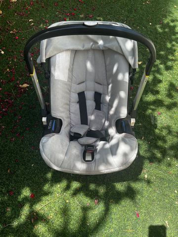 עגלת doona