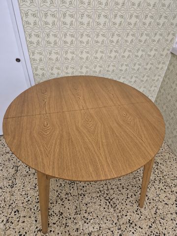 שולחן אוכל