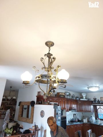 נברשות ממתכת