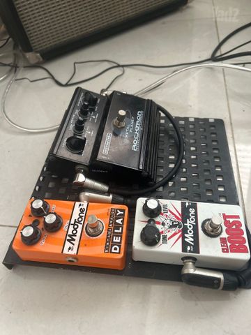 Mini pedalboard