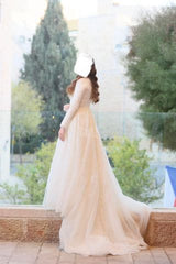 ‏שמלת כלה יוקרתית בעבודת יד