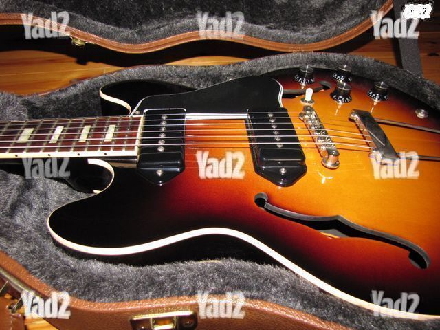 Gibson Memphis ES-390 with P-