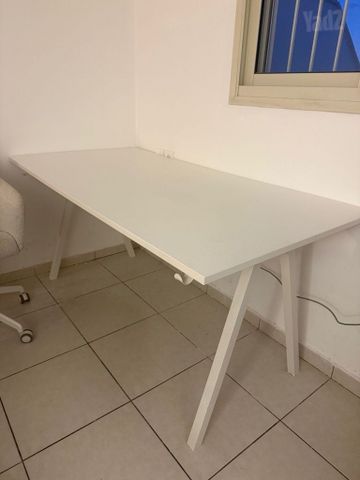 שולחן