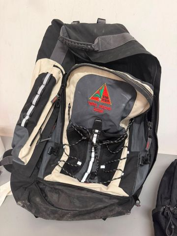 תיקים
