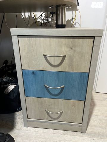 שולחן מחשב שידת מגירות וכוורת