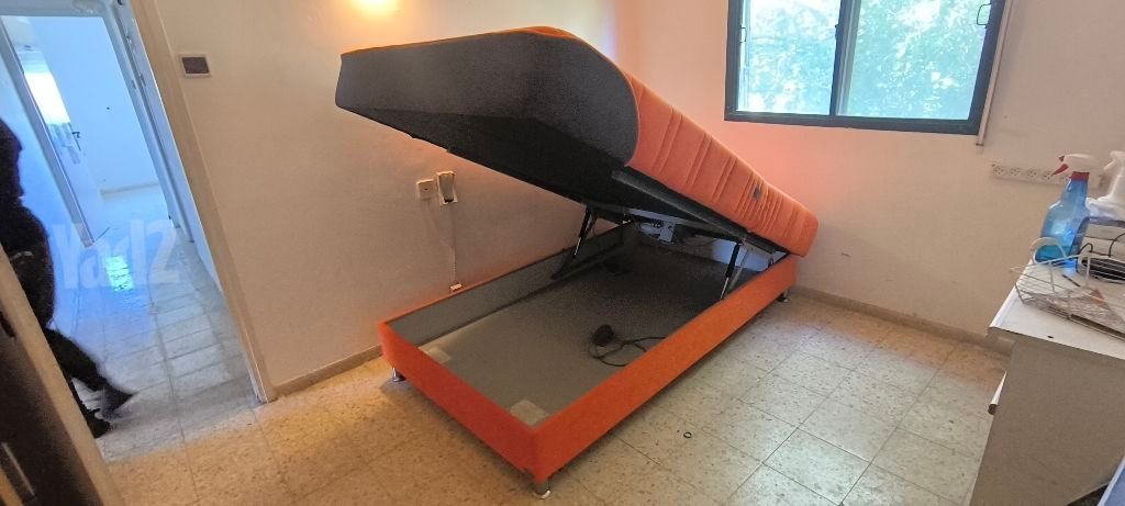 מיטה ברוחב 120 ס"מ