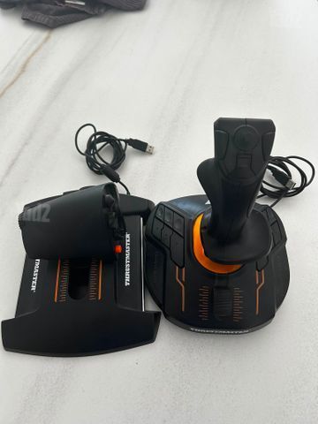 THRUSTMASTER T.16000M