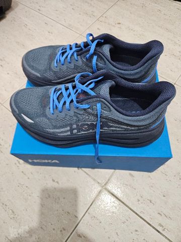 נעלי Hoka Bondi 9