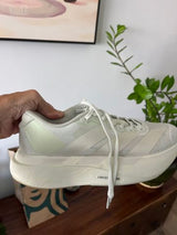נעלי ספורט adizero