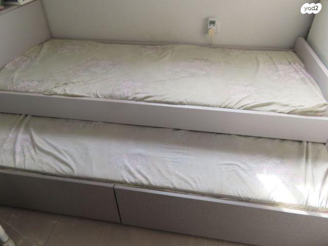 מיטת ילדים נפתחת