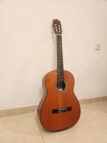 גיטרה קלסית+ נרתיק חדש