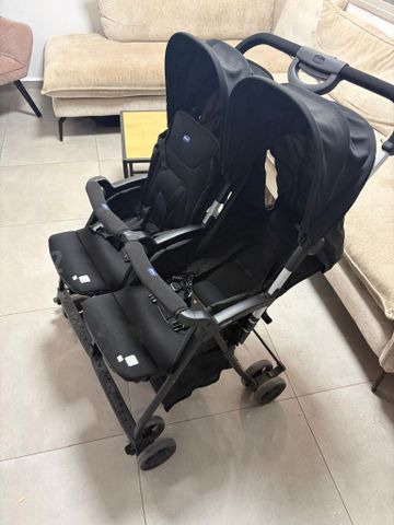 טיולון תאומים