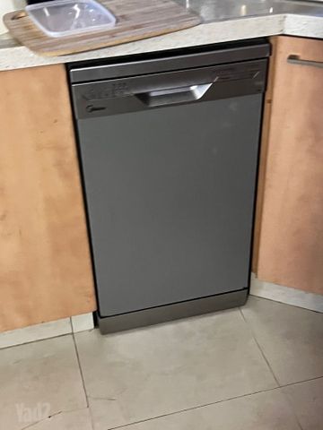 מדיח כלים של Midea