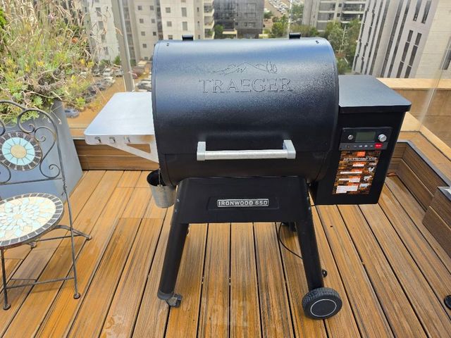 מעשנה Traeger Ironwood 650