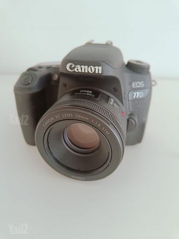 מצלמת Canon EOS 77D.
