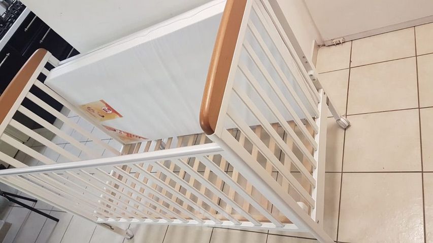 מיטת תינוק