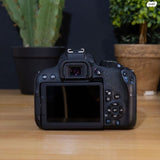 Canon EOS 800D + שתי עדשות