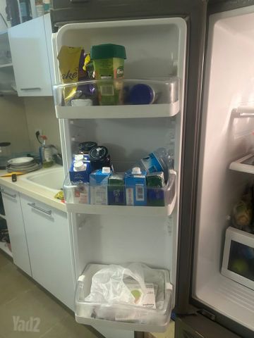 מקרר LG עם פריזר