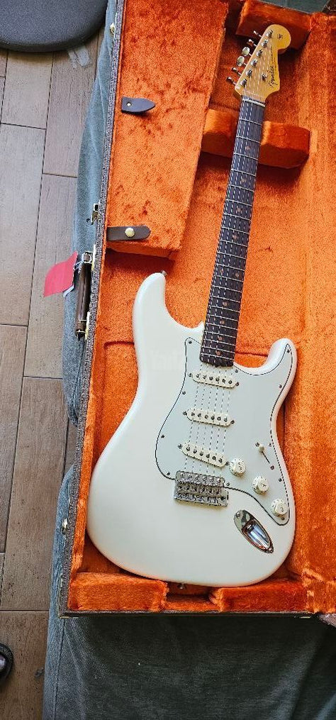 Fender strat Vintage II 61