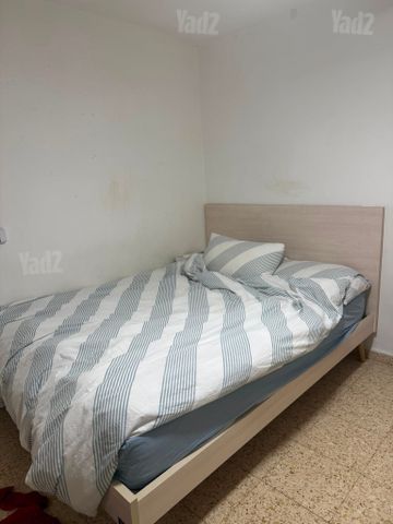 מיטה זוגית עם מזרון״הולנדיה״