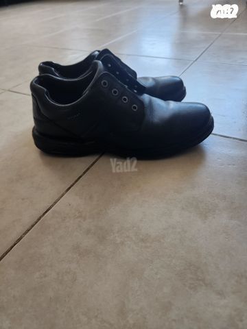 נעליים שחורות