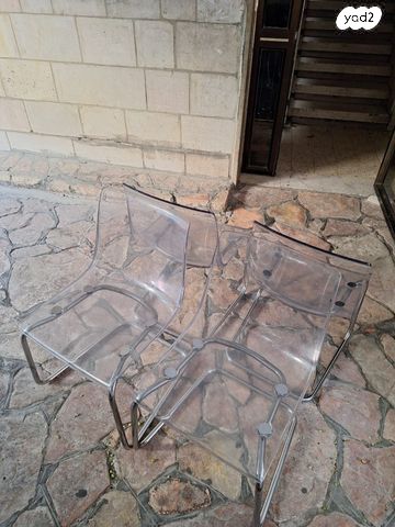 כיסאות