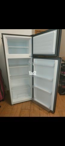 מקרר שחור