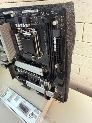 לוח דור 10 11 Asrock b560