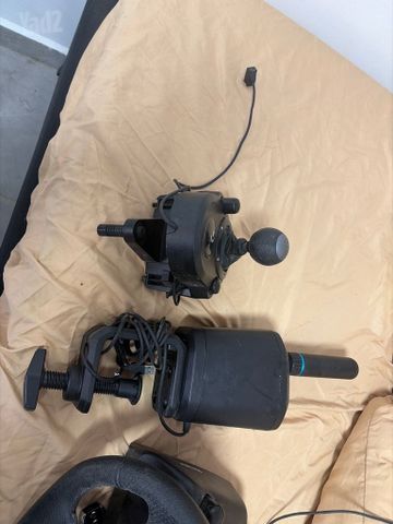 ‏סימולטור הגה G 923 ואמברקס