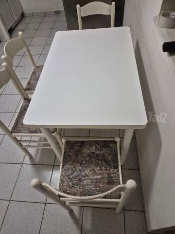 שולחן  אוכל