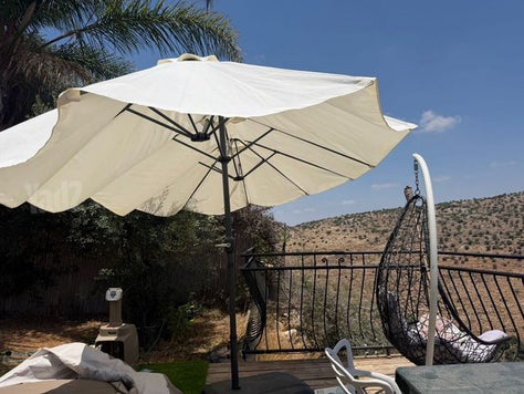 ‏מטריה לגינה