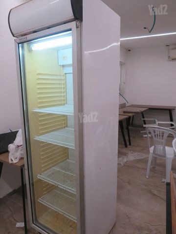 מקרר ויטרינה