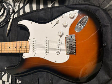 גיטרה חשמלית Squier