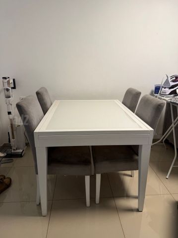 שולחן+4 כיסאות