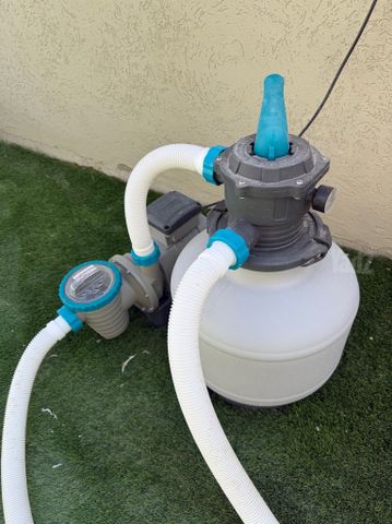 בריכה ביתית