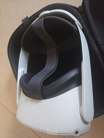 קונסולת oculus quest 2