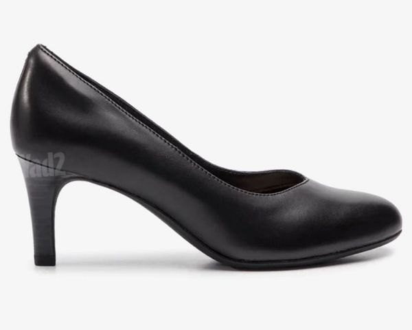 נעלי עקב Clarks
