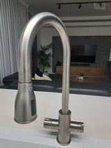 מכשיר תת כיורי חמים קרים