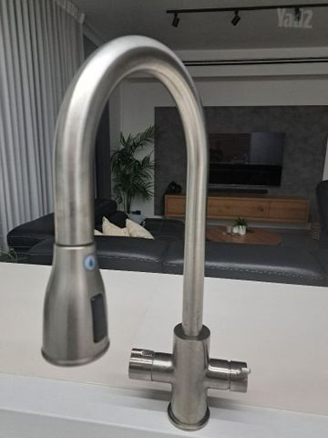 מכשיר תת כיורי חמים קרים
