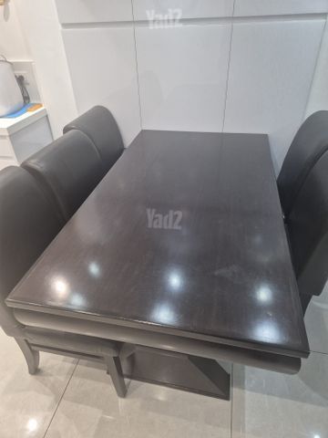 שולחן אוכל