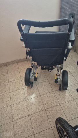 כיסא גלגלים